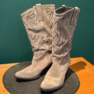 Bandolino Taupe Embroidered Heeled Boots